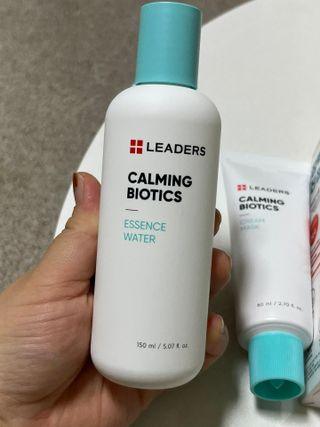 리더스코스메틱 리더스 카밍 바이오틱스 #1등 진정 기획세트 [에센스 워터150ml + 크림 마스크80ml] — 5점을 준 리뷰어가 2022년 10월 올린 사용 사진