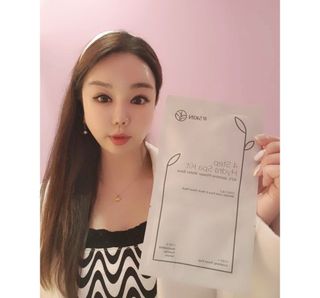 태그스킨 4스텝 주름개선 피부미백 영양 마스크팩 3개 세트(최신버전) — 5점을 준 리뷰어가 2022년 3월 올린 사용 사진