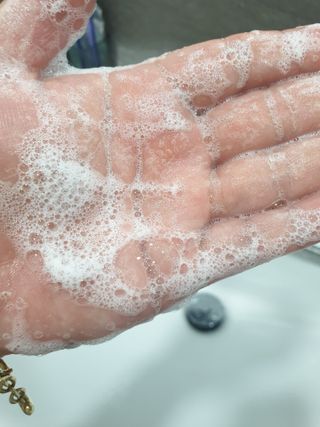 블뤼엔핸드워시 보습용 — 5점을 준 리뷰어가 2021년 4월 올린 사용 사진