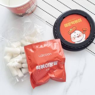유비쿡 컵떡볶이 매운컵떡볶이2개/ 짜장컵떡볶이 2개  총 4개세트 — 5점을 준 리뷰어가 2021년 4월 올린 사용 사진
