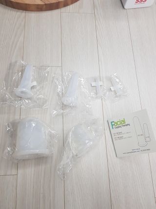 메디미케이알 커핑테라피 실리콘부항마사지 리프팅 페이스+바디 안티 셀룰 라이트 6pcs — 5점을 준 리뷰어가 2021년 2월 올린 사용 사진