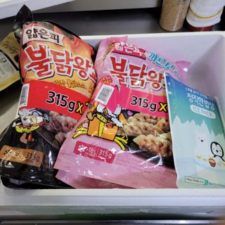삼양냉동 [삼양] 얇은피불닭왕교자+얇은피까르보불닭왕교자 총4팩 — 4점을 준 리뷰어가 2021년 2월 올린 사용 사진