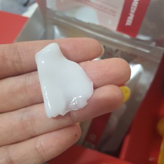 메디필 레드 락토 콜라겐 모델링 팩 — 5점을 준 리뷰어가 2021년 3월 올린 사용 사진