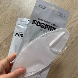 포그프리 김서림방지 마스크 KF94 10매 — 3.5점을 준 리뷰어가 2022년 1월 올린 사용 사진