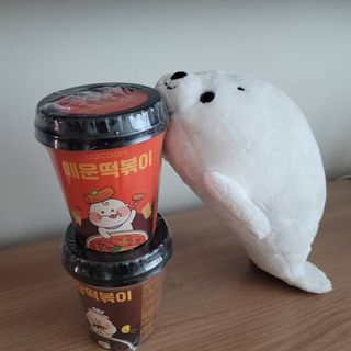 유비쿡 컵떡볶이 매운컵떡볶이2개/ 짜장컵떡볶이 2개  총 4개세트 — 4점을 준 리뷰어가 2021년 7월 올린 사용 사진