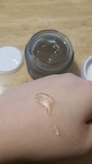 [NEW_버진팜스 푸딩수딩] 투명 푸딩젤이 선사하는 빠른 진정과 깨끗한 피부결 정돈 — 5점을 준 리뷰어가 2021년 8월 올린 사용 사진