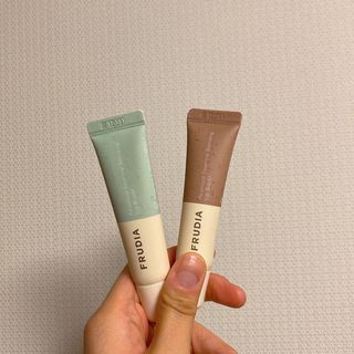 [후르디아] 올리브영 착한보습 비건 립버터 2종 — 4.5점을 준 리뷰어가 2021년 12월 올린 사용 사진