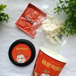 유비쿡 컵떡볶이 매운컵떡볶이2개/ 짜장컵떡볶이 2개  총 4개세트 — 5점을 준 리뷰어가 2021년 6월 올린 사용 사진