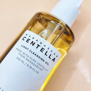 스킨1004 [SKIN1004] 마다가스카르 센텔라 라이트 클렌징 오일 200ml — 5점을 준 리뷰어가 2024년 8월 올린 사용 사진