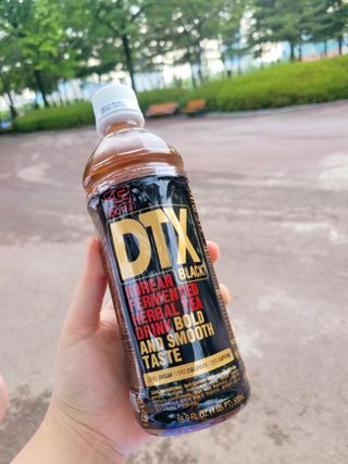 이도 발효한차 디티엑스 음료500ml 2종set 총 40개입블랙 20개입+화이트 20개입 — 5점을 준 리뷰어가 2021년 8월 올린 사용 사진