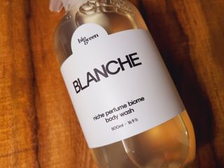 빅그린 니치 퍼퓸 바이옴바디워시 500ml(상탈, 블랙베리&베이, 블랑쉐 3종 중 택1) — 5점을 준 리뷰어가 2022년 7월 올린 사용 사진