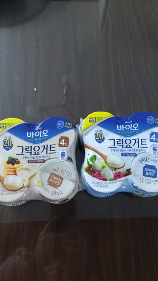 매일바이오 그릭요거트 오리지널 플레인 4개, 로스터리 커피믹스 4개 — 5점을 준 리뷰어가 2021년 12월 올린 사용 사진