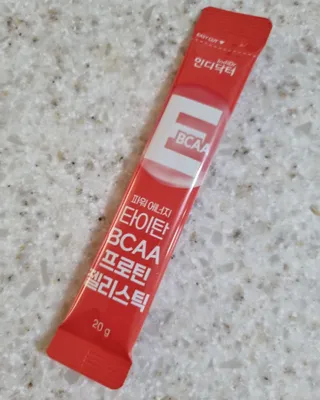 [인디닥터] 타이탄 BCAA 프로틴 젤리스틱 — 5점을 준 리뷰어가 2022년 5월 올린 사용 사진