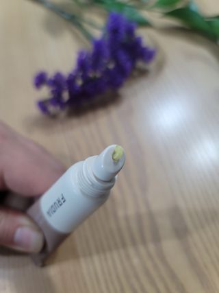 [후르디아] 올리브영 착한보습 비건 립버터 2종 — 4.5점을 준 리뷰어가 2022년 2월 올린 사용 사진