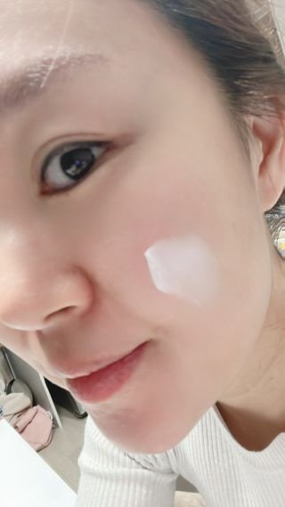 비프리코스메틱 뉴 프레쉬 크림 80ml — 5점을 준 리뷰어가 2023년 2월 올린 사용 사진