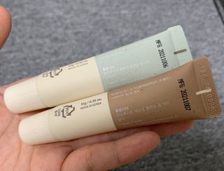 [후르디아] 올리브영 착한보습 비건 립버터 2종 — 5점을 준 리뷰어가 2021년 12월 올린 사용 사진