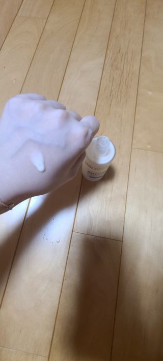 산수시 데포 세럼 수분 물광 비타민 에센스 50ml 기초화장품 — 4점을 준 리뷰어가 2021년 6월 올린 사용 사진