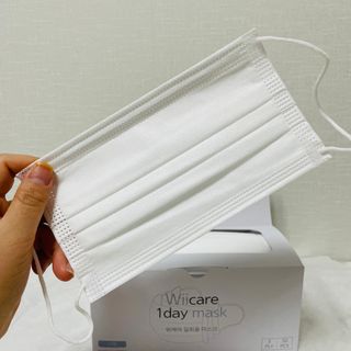 위케어 원데이 덴탈마스크 50매 화이트 대형 국내생산 — 5점을 준 리뷰어가 2021년 2월 올린 사용 사진