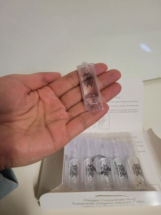 유니베르소 산소앰플 7일 집중케어 앰플 — 5점을 준 리뷰어가 2021년 4월 올린 사용 사진