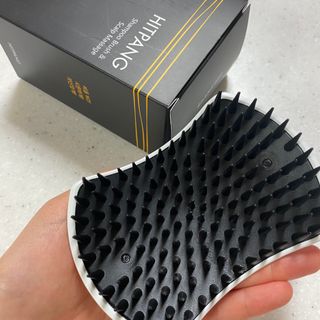 온가족 시원한샴푸 깨끗한두피 샴푸브러쉬 두피스케일링 히트팡블랙에디션 — 5점을 준 리뷰어가 2021년 7월 올린 사용 사진