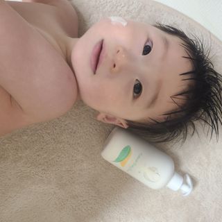 mom e 맘이 내추럴 베이비 케어 샴푸앤바스+로션 — 2.5점을 준 리뷰어가 2021년 1월 올린 사용 사진