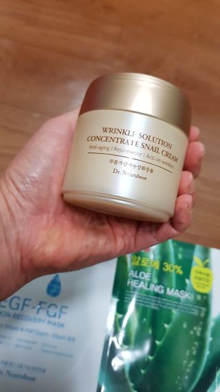 Dr.느루벗 느루벗 링클 솔루션 콘센트레이트 스네일 탄력 달팽이 크림 80g — 5점을 준 리뷰어가 2021년 3월 올린 사용 사진