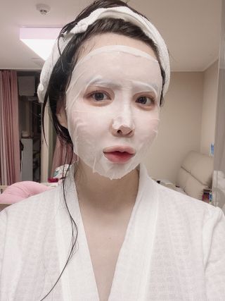 체르엠 그린 케비어 더블워터 마스크팩 5매입  2팩 — 4.5점을 준 리뷰어가 2021년 11월 올린 사용 사진