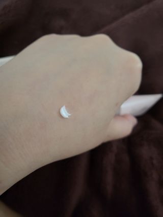 러브모아 향수 고체향수 승무원 고체향수 바르는 향수 니치향수 도손 우드세이지 앤 씨솔트 — 5점을 준 리뷰어가 2022년 12월 올린 사용 사진