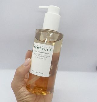 스킨1004 [SKIN1004] 마다가스카르 센텔라 라이트 클렌징 오일 200ml — 5점을 준 리뷰어가 2024년 8월 올린 사용 사진