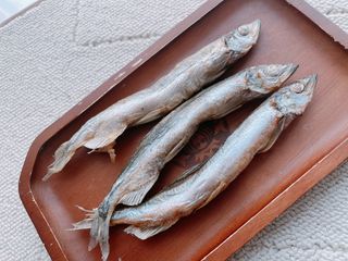 [펫시밀] 원물그대로 영양듬뿍 진공동결건조 치킨텐더100g, 열빙어트릿100g 강아지 고양이 간식 — 5점을 준 리뷰어가 2023년 5월 올린 사용 사진