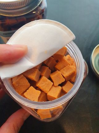 페페로니 진짜 오메가3 연어+소고기 180g+180g — 5점을 준 리뷰어가 2021년 7월 올린 사용 사진