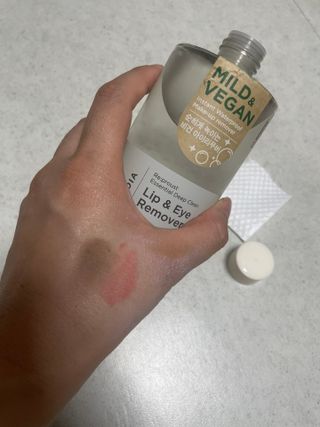 [후르디아] 눈시림없는 올영 립앤아이 리무버 — 5점을 준 리뷰어가 2024년 1월 올린 사용 사진