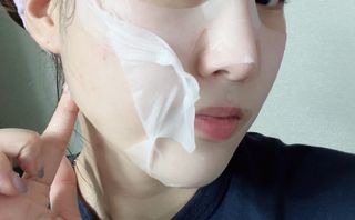 쿠피 피디알엔 연어 더마 페이셜 마스크 — 3.5점을 준 리뷰어가 2022년 1월 올린 사용 사진