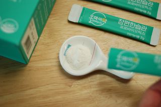 [유산균] 오마이락 장편한습관 프로바이오틱스 30P — 5점을 준 리뷰어가 2022년 12월 올린 사용 사진