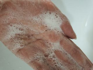 프리마인 메이크업과 들뜨는 각질까지 한방에 깐달걀로! 순하기까지한 셀베이스 그린티클렌저(200ml) — 5점을 준 리뷰어가 2023년 4월 올린 사용 사진