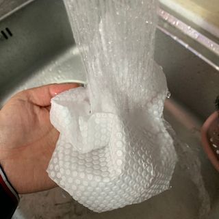 부직포나라 중금속유해물질ZERO 뜯어쓰는 주방 일회용수세미 60매 2매 — 5점을 준 리뷰어가 2022년 12월 올린 사용 사진