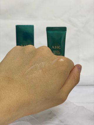 [NEW 탄력유턴 아이크림] AHC 유스 래스팅 리얼 아이크림 포 페이스 — 4.5점을 준 리뷰어가 2021년 3월 올린 사용 사진