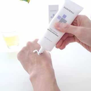 바노바기 코스메틱 바노바기 밀크씨슬 리페어 시카 선스크린 플러스 50ml — 5점을 준 리뷰어가 2023년 2월 올린 사용 사진