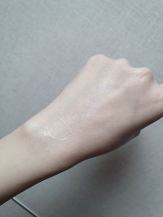나우 [리브엠] 화해 Best pick! 진정천재! 시카좀 카밍 워터 젤 크림 — 5점을 준 리뷰어가 2024년 12월 올린 사용 사진