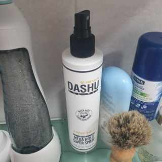 다슈코리아 다슈 포 맨 프리미엄 메가 홀드 슈퍼 스프레이 250ml — 5점을 준 리뷰어가 2021년 4월 올린 사용 사진