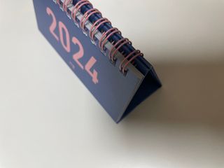 리훈 2024년달력 언더모니터 미니 탁상달력 — 5점을 준 리뷰어가 2023년 9월 올린 사용 사진
