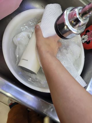부직포나라 중금속유해물질ZERO 뜯어쓰는 주방 일회용수세미 60매 2매 — 5점을 준 리뷰어가 2022년 11월 올린 사용 사진
