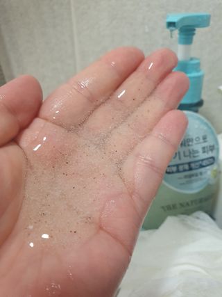 벨먼 내추럴스파 수분광채 스크럽 바디워시 600ml 5종 — 5점을 준 리뷰어가 2022년 5월 올린 사용 사진