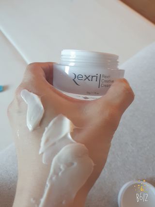 렉스리 크리에이티브 크림  Rexri Creative Cream — 5점을 준 리뷰어가 2021년 10월 올린 사용 사진