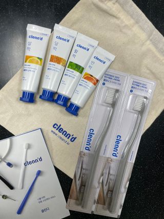 주식회사 클린디 [클린디] 파우치에 쏙 넣어 밖에서도 치아건강🦷 챙기기 [맞춤 칫솔 + 치약  + 파우치 구성] — 4.5점을 준 리뷰어가 2021년 12월 올린 사용 사진