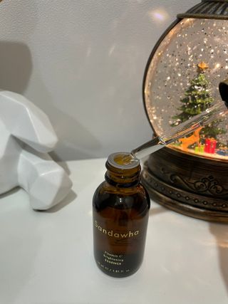 스킨큐어 산다화 비타민c 화이트닝 에센스 30ml — 5점을 준 리뷰어가 2023년 12월 올린 사용 사진