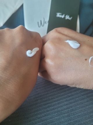 [위켄더스] 끈적임 없이 수분감을 채워주는 핸드& 바디로션 1종 랜덤발송 — 5점을 준 리뷰어가 2022년 4월 올린 사용 사진