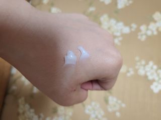 멈칫(MUMCHIT) 넥퍼퓸 NECKPERFUME 2가지 향 — 5점을 준 리뷰어가 2021년 11월 올린 사용 사진