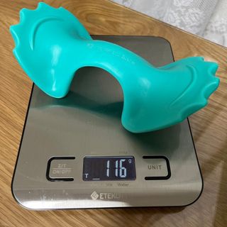 힐니스북 [힐마이넥]   거북목 통증완화를 위한 휴대용 목 안마기 — 5점을 준 리뷰어가 2022년 12월 올린 사용 사진