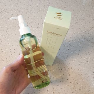 스킨큐어 산다화 순한 클렌징 동백 오일 200ml — 5점을 준 리뷰어가 2022년 8월 올린 사용 사진